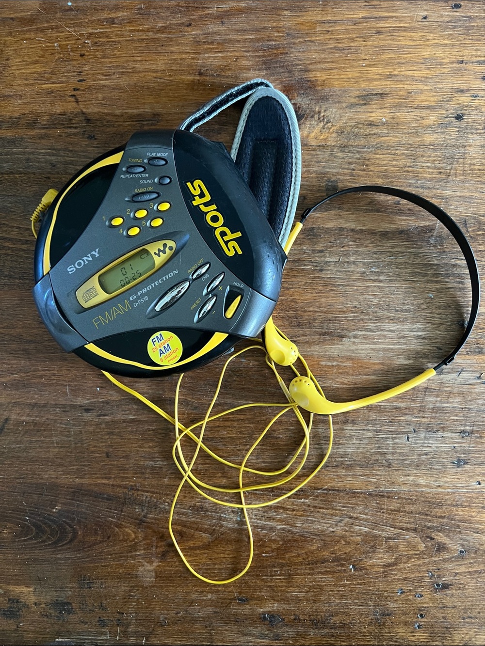 Sony Walkman D-FS18 Sports G-Protection FM/AM Portable CD Player Tested Works